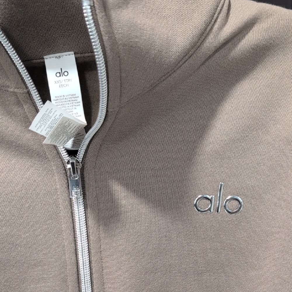 ALO Yoga🤎 NEW COLOR DROP Light Cocoa 1/4 Zip Pullover. Not Released Yet - Picture 6 of 6